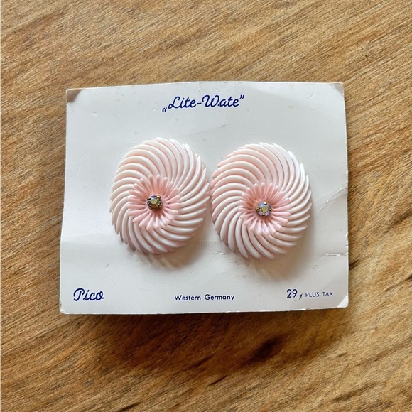 VINTAGE Earrings - Picture 4 of 5